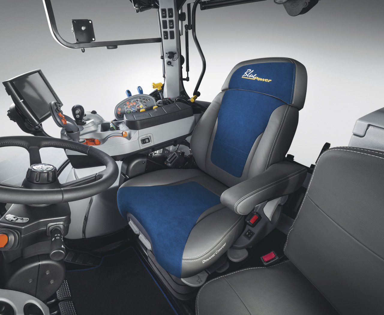 T5 AUTO COMMAND / DYNAMIC COMMAND New Holland Center