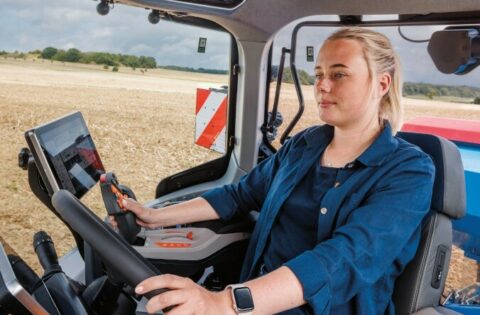 T7225 SWB BP Stg V MY26 027 1